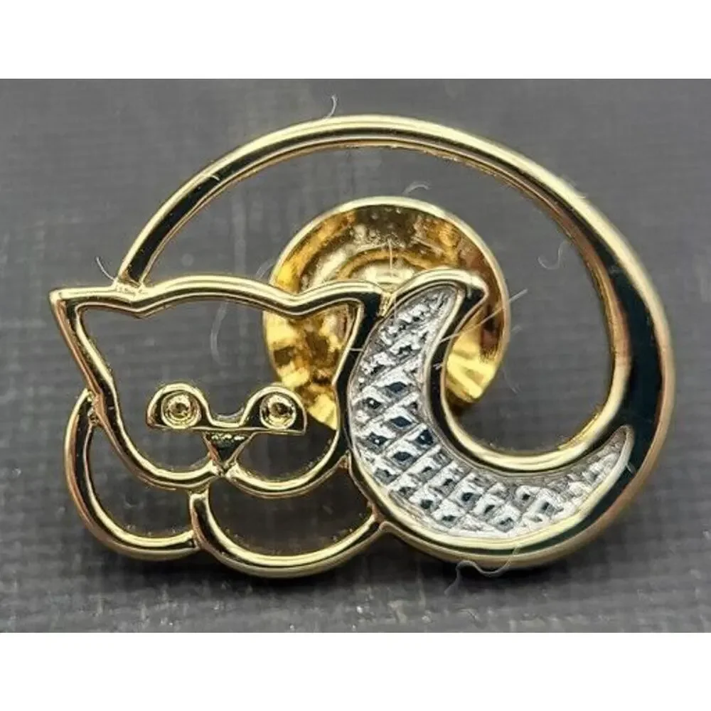 Vintage 1980 CAT PIN Gold Tone Avon 1